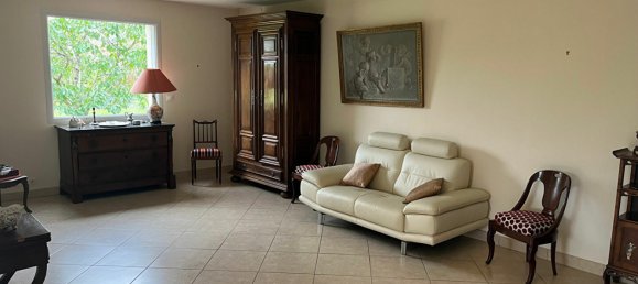 Casa de 5 dormitorios en Sennely, France No. 242824 4