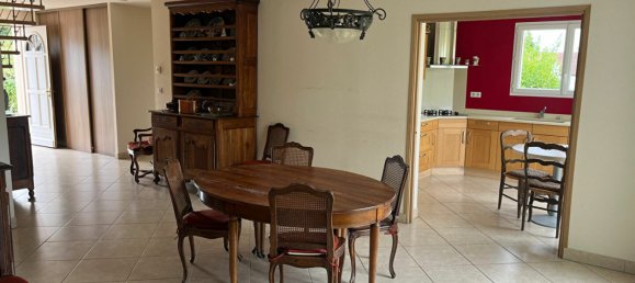 Casa de 5 dormitorios en Sennely, France No. 242824 2