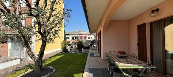 3 chambres Villa à Madone, Italy No. 210552 10