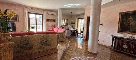 3 chambres Villa à Madone, Italy No. 210552 6