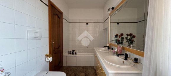 3 chambres Villa à Madone, Italy No. 210552 21