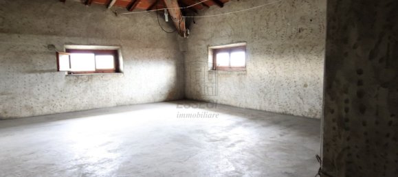 Дом с 5 спальнями в Лукка, Италия № 102347 15