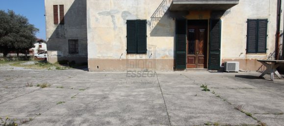 Дом с 5 спальнями в Лукка, Италия № 102347 4