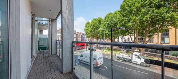 2 bedrooms Apartment in London, United Kingdom No. 9895 4