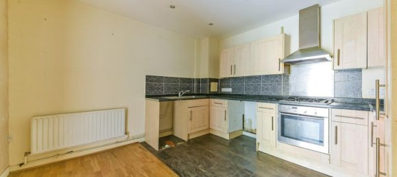 2 bedrooms Apartment in London, United Kingdom No. 9895 2