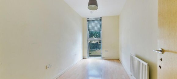 2 bedrooms Apartment in London, United Kingdom No. 9895 20