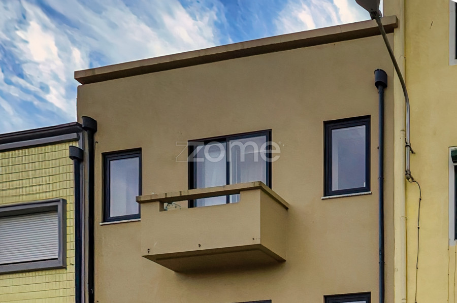 3 bedrooms Apartment in Porto, Portugal No. 301719