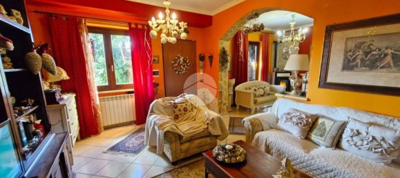 Квартира с 4 комнатами в Фьюджи, Италия № 70206 21