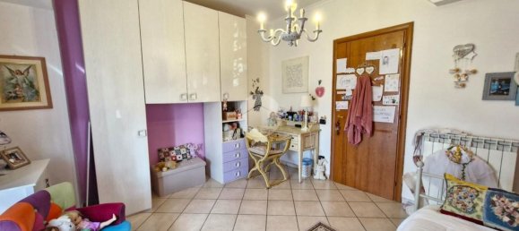 Квартира с 4 комнатами в Фьюджи, Италия № 70206 13