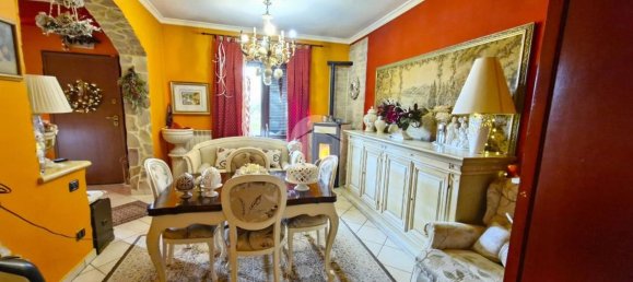 Квартира с 4 комнатами в Фьюджи, Италия № 70206 17