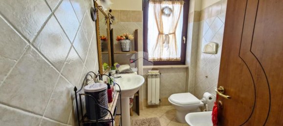 Квартира с 4 комнатами в Фьюджи, Италия № 70206 8