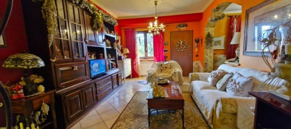 Квартира с 4 комнатами в Фьюджи, Италия № 70206 2