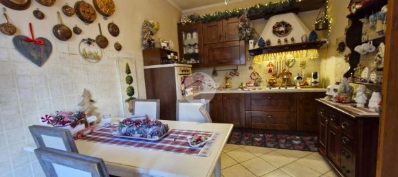 Квартира с 4 комнатами в Фьюджи, Италия № 70206 28