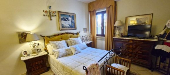 Квартира с 4 комнатами в Фьюджи, Италия № 70206 20