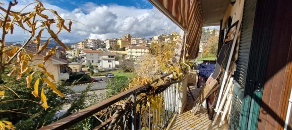 Квартира с 4 комнатами в Фьюджи, Италия № 70206 7