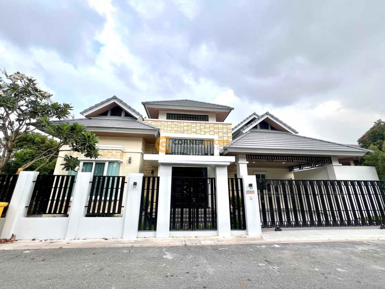 250m² House in Pattaya, Thailand No. 26860