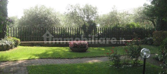 Квартира с 1 спальней в Сало, Италия № 375136 4