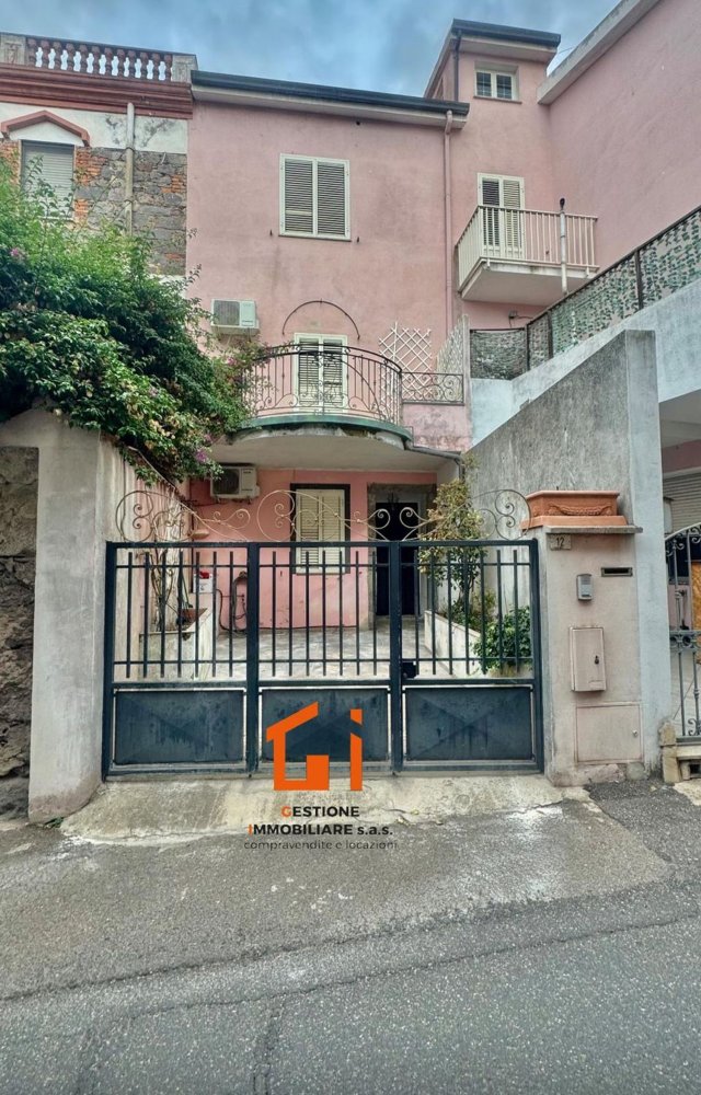 8 bedrooms House in Macomer, Italy No. 400110