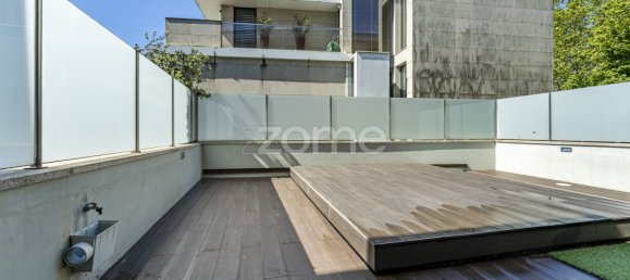 4 bedrooms House in Porto, Portugal No. 38968 3