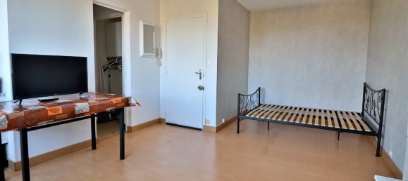 Studio in Troyes, France No. 225542 2