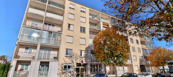 Studio in Troyes, France No. 225542 5