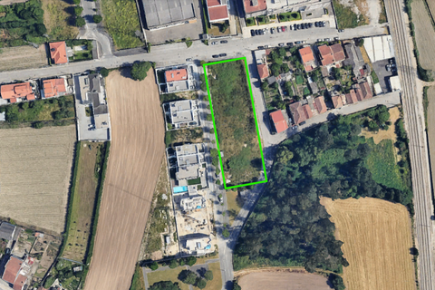 3 bedrooms Land in Aguas Santas, Portugal No. 247879