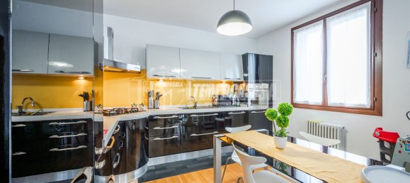 2 bedrooms Apartment in Maranello, Italy No. 201123 9