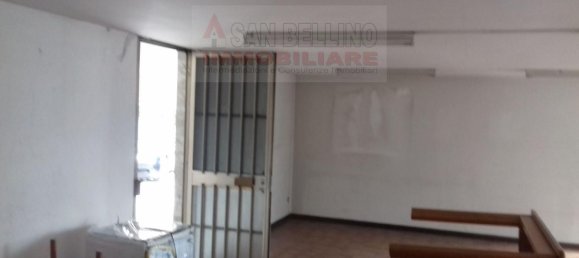 60m² Office in Padua, Italy No. 59214 2