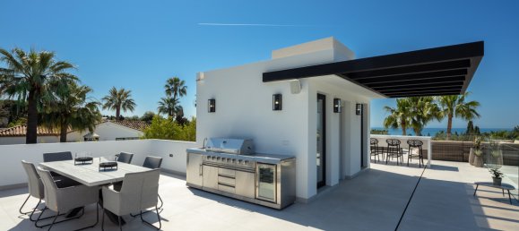 5 bedrooms Villa in Marbella Golden Mile, Spain No. 3002 3