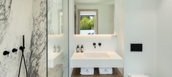 5 bedrooms Villa in Marbella Golden Mile, Spain No. 3002 6