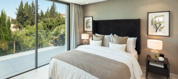 5 bedrooms Villa in Marbella Golden Mile, Spain No. 3002 7