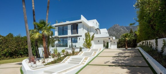 5 bedrooms Villa in Marbella Golden Mile, Spain No. 3002 14