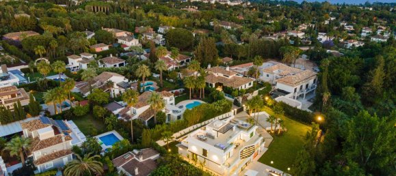 5 bedrooms Villa in Marbella Golden Mile, Spain No. 3002 2