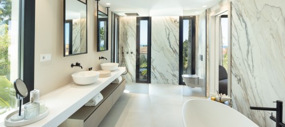 5 bedrooms Villa in Marbella Golden Mile, Spain No. 3002 11