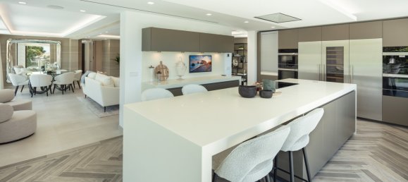 5 bedrooms Villa in Marbella Golden Mile, Spain No. 3002 18