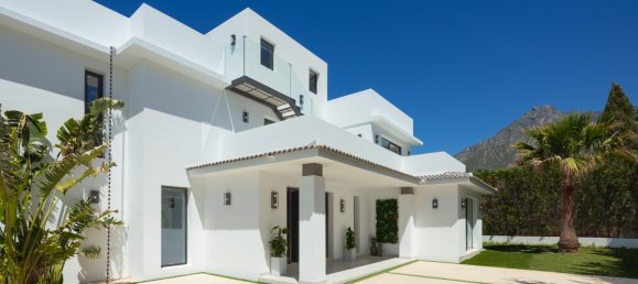 5 bedrooms Villa in Marbella Golden Mile, Spain No. 3002 13