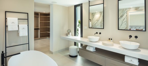 5 bedrooms Villa in Marbella Golden Mile, Spain No. 3002 10