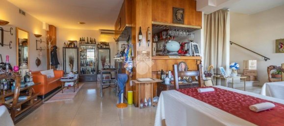 مرآب في Cervia, Italy 279متر مربع رقم 320423 3