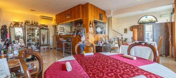 مرآب في Cervia, Italy 279متر مربع رقم 320423 10