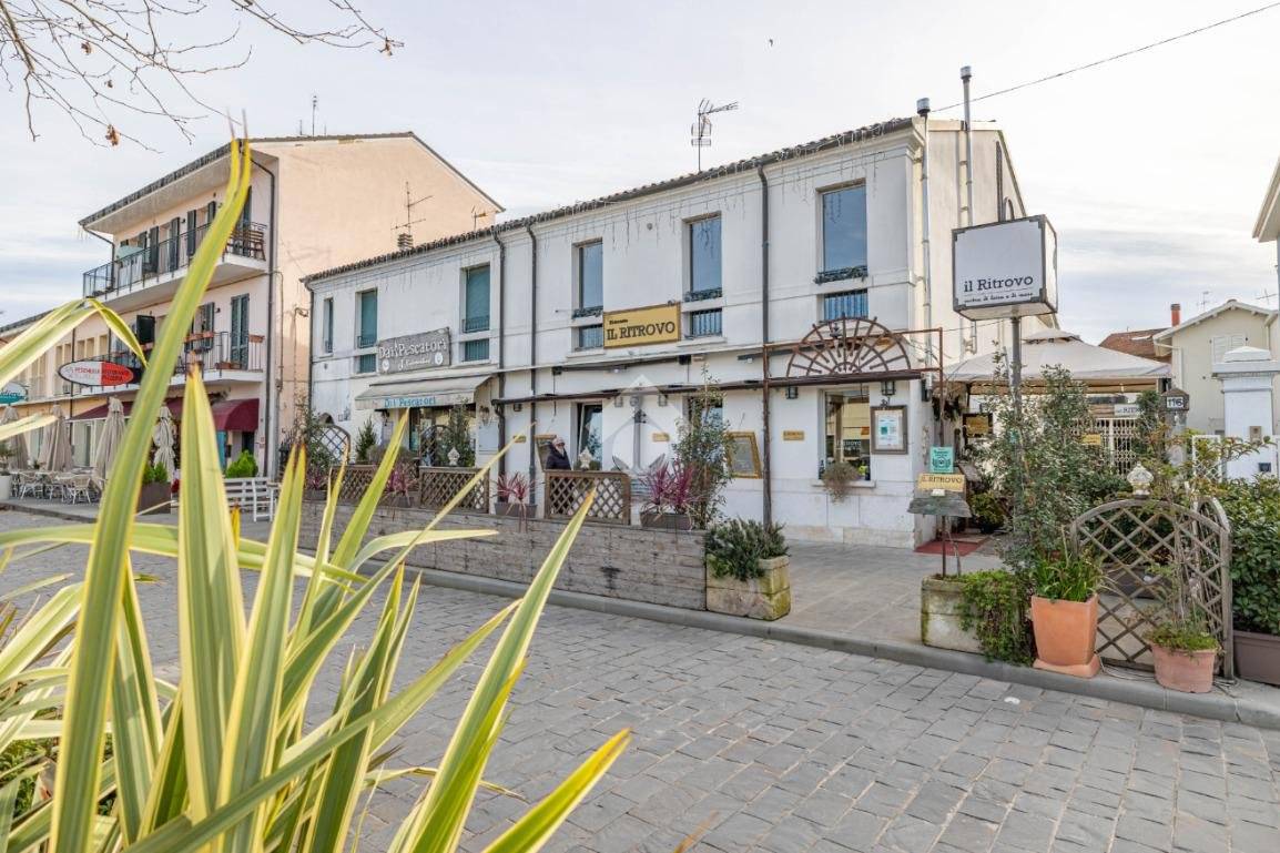  مرآب في Cervia, Italy 279متر مربع رقم 320423