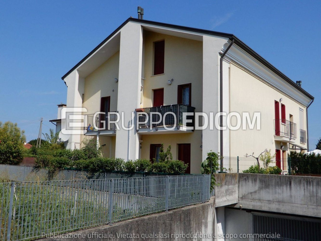 Apartamento de 3 habitaciónes en Vedelago, Italy No. 212993