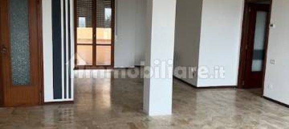 3 bedrooms Apartment in Piacenza, Italy No. 204508 2