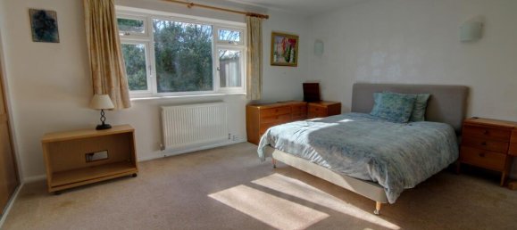 4 bedrooms Bungalow in Reading, United Kingdom No. 10401 11