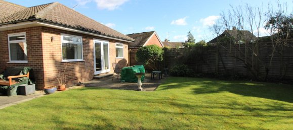 4 bedrooms Bungalow in Reading, United Kingdom No. 10401 3