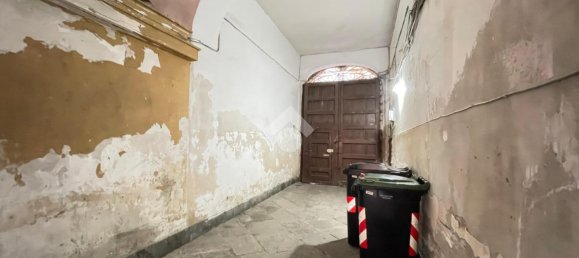 6 rooms Apartment in Palermo, Italy No. 11368 2