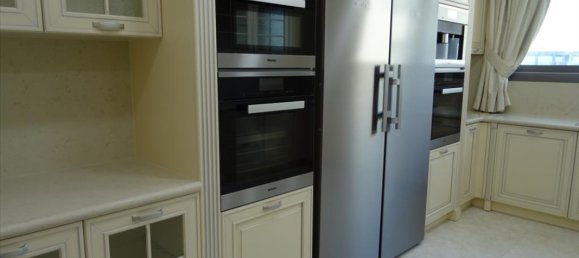 4 bedrooms Apartment in Nicosia, Cyprus No. 12638 8