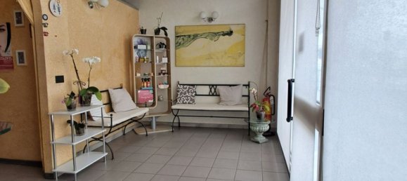 78m² Commercial property in Campi Bisenzio, Italy No. 45590 2