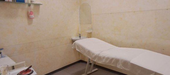 78m² Commercial property in Campi Bisenzio, Italy No. 45590 7