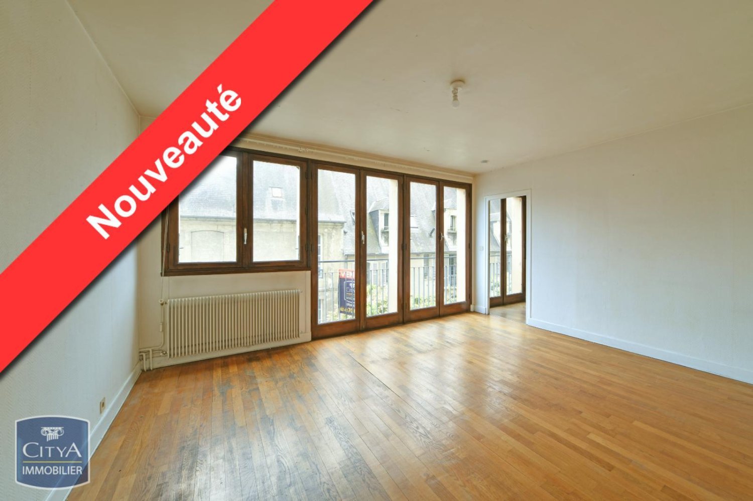 1 bedroom Apartment in Bourges, France No. 75012