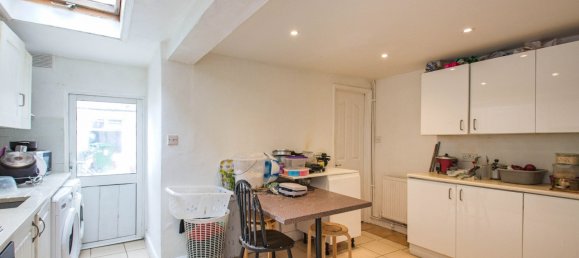 3 bedrooms House in London, United Kingdom No. 2008 6